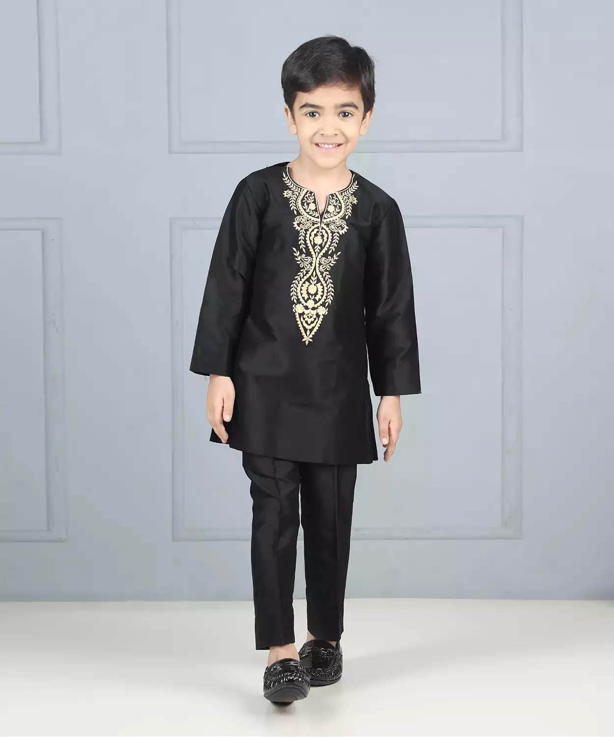 Round Neck Kurta With Pajama