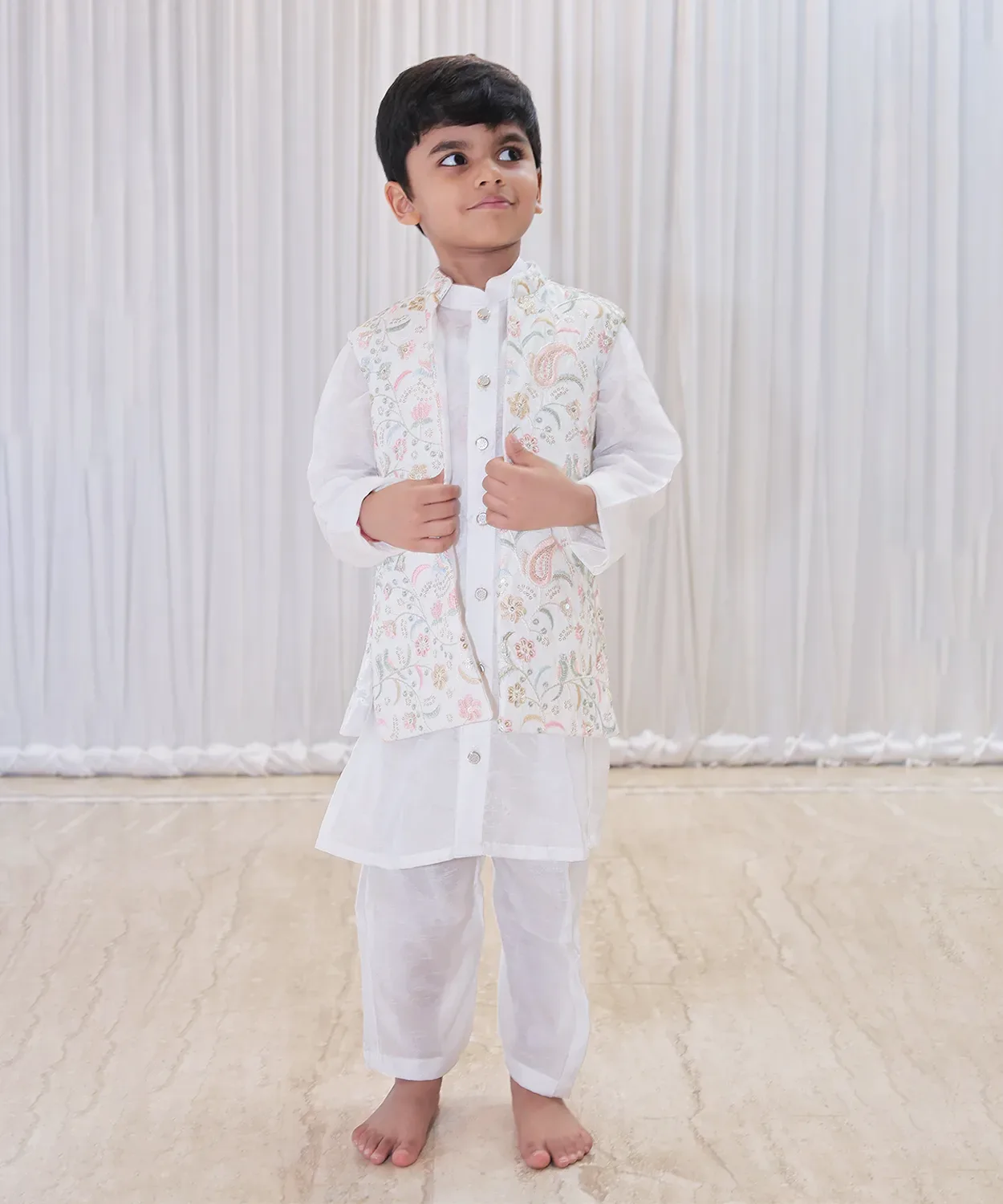 Kurta Pajama Set With Embroided Nehru Jacket