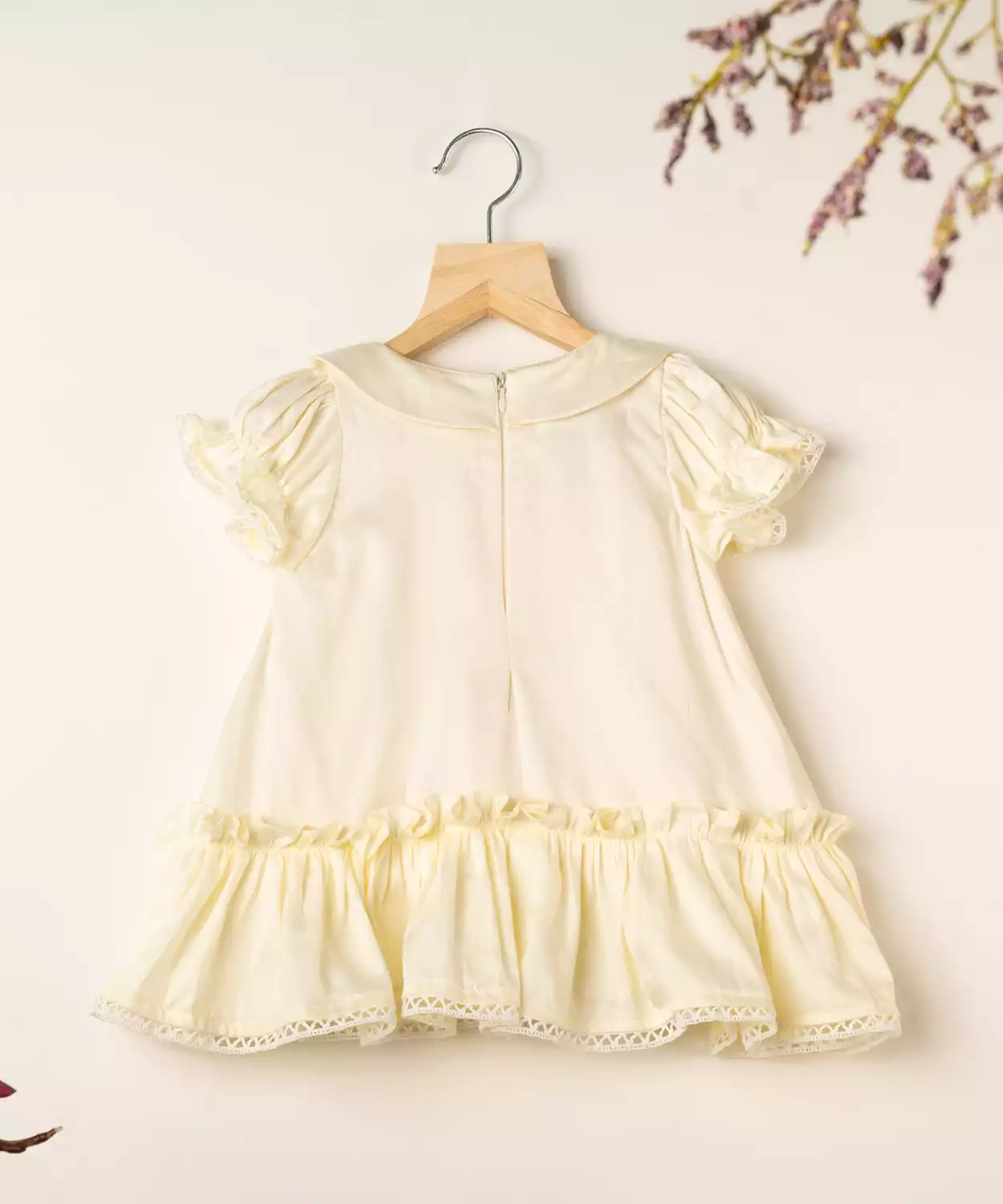 Off White Cottondress With Lace Detailing