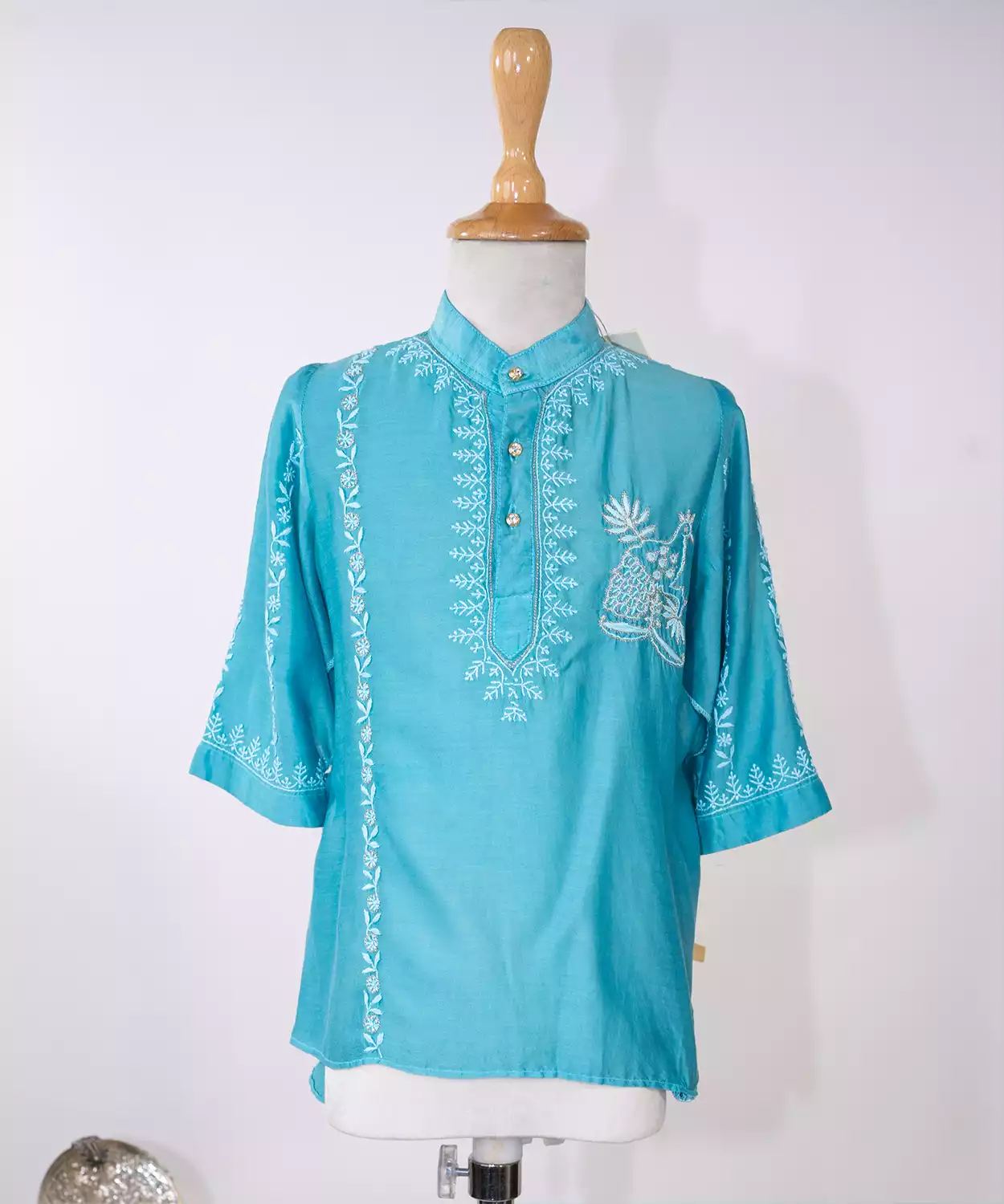 Chikankari And Aari Embroidered Peacock Motif Chanderi Kurta