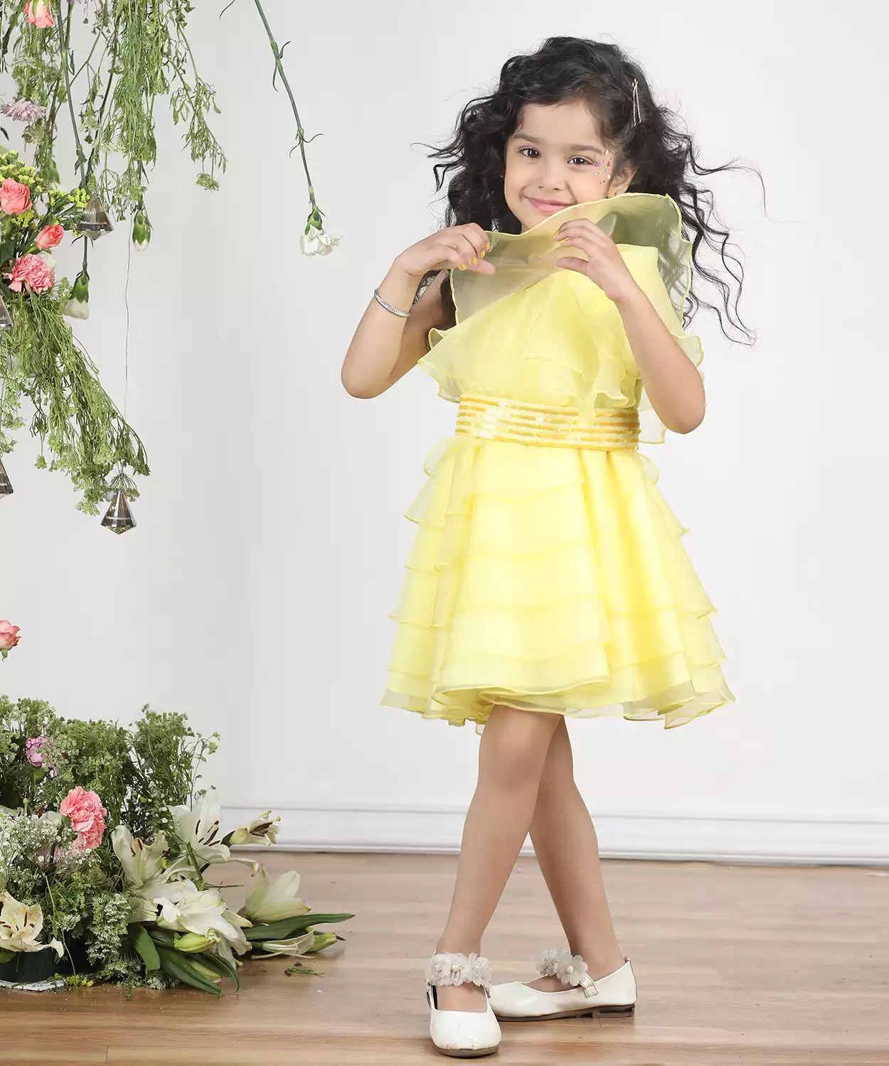 Off Shoulder Dress With Layers And Embroiderded Belt