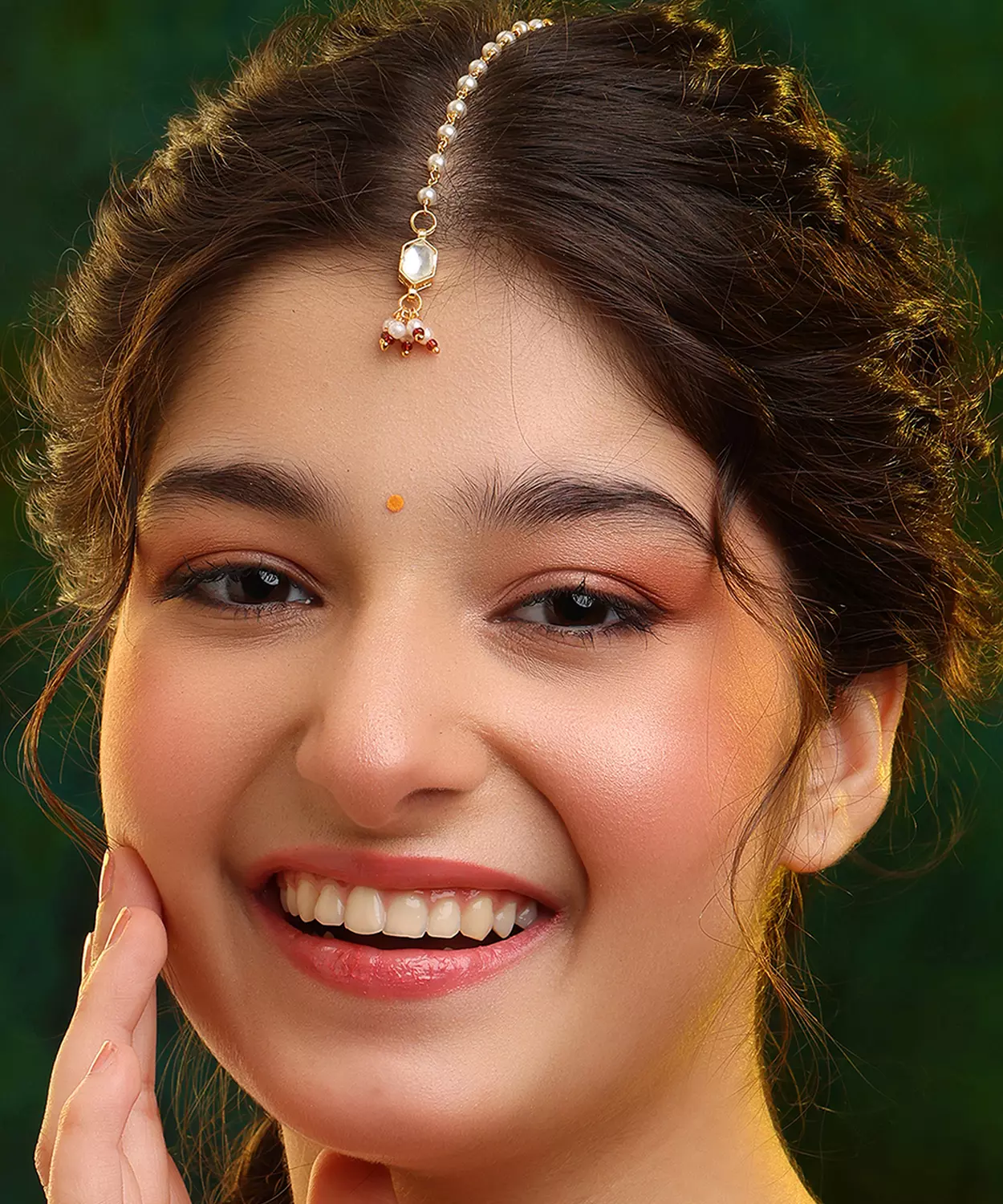 Soft Bloom Kundan Maang Tikka