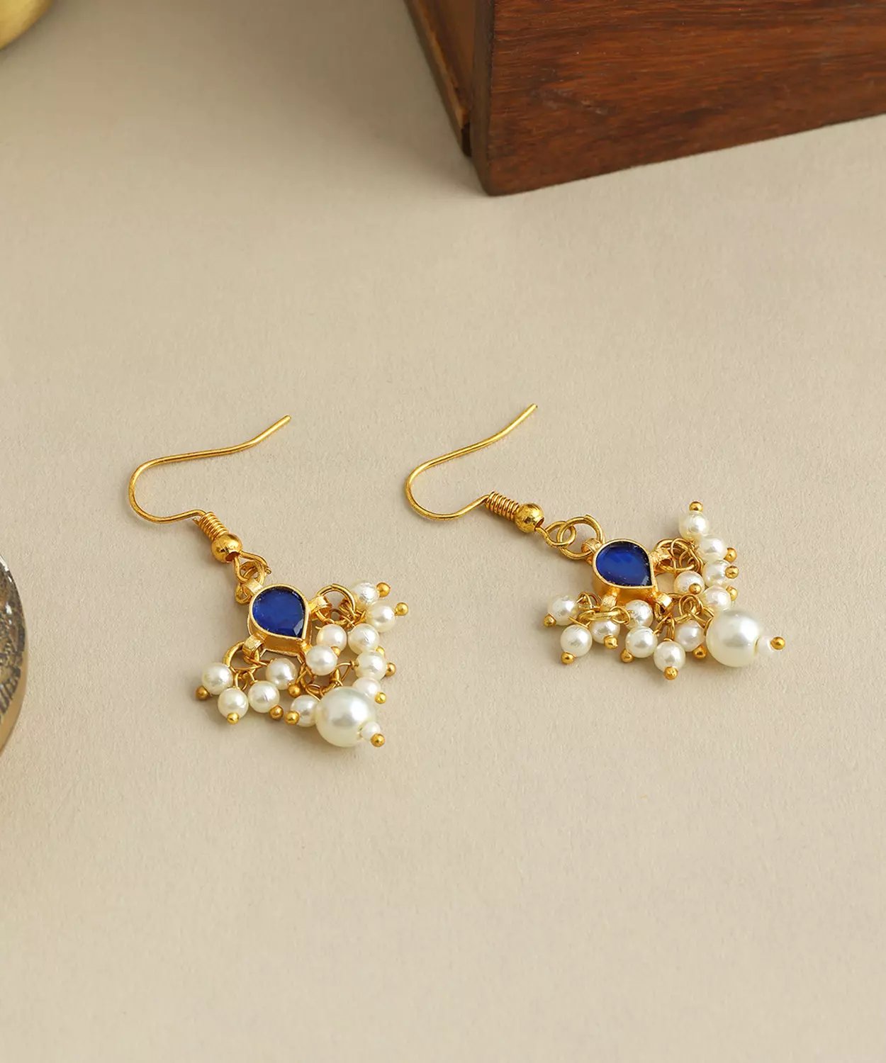 Neel Noor Earrings Set