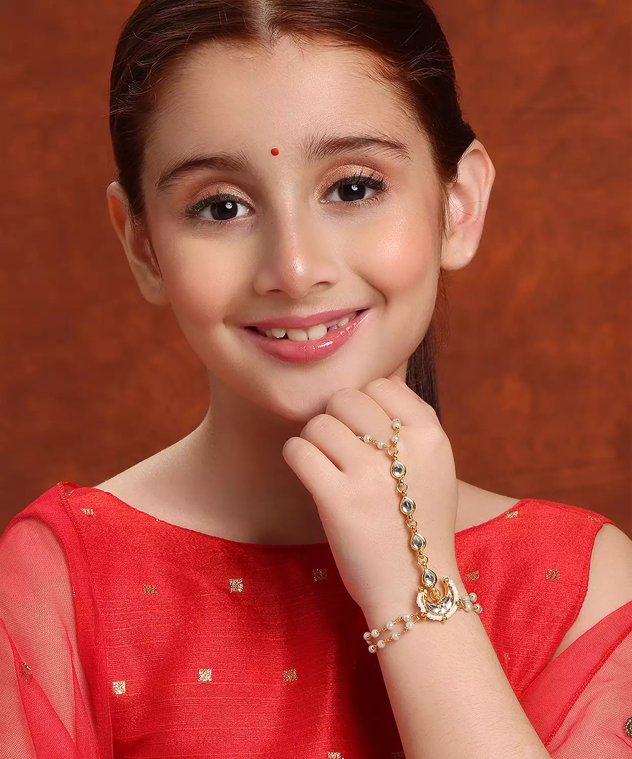 Kids Kundan Haath Phool In Gold Plated Brass With Pearls