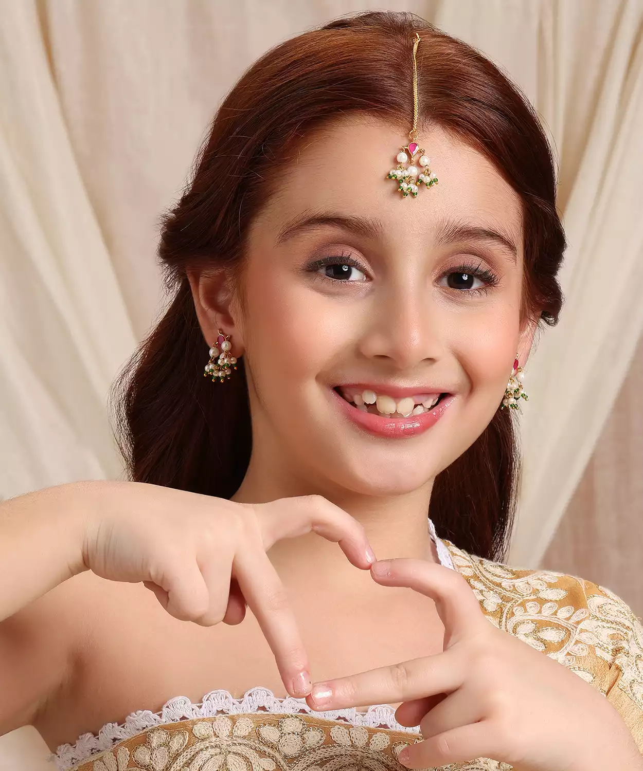 Tear Drop Shaped Earrings & Maang Tikka Jewelry Set