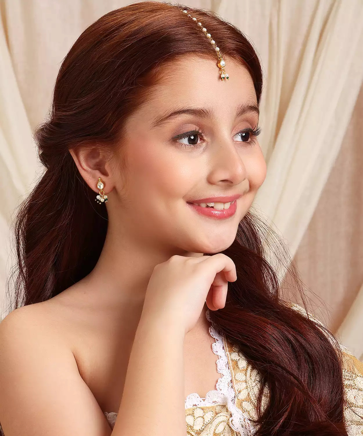 Tear Drop Shaped Earrings & Maang Tikka Jewelry Set