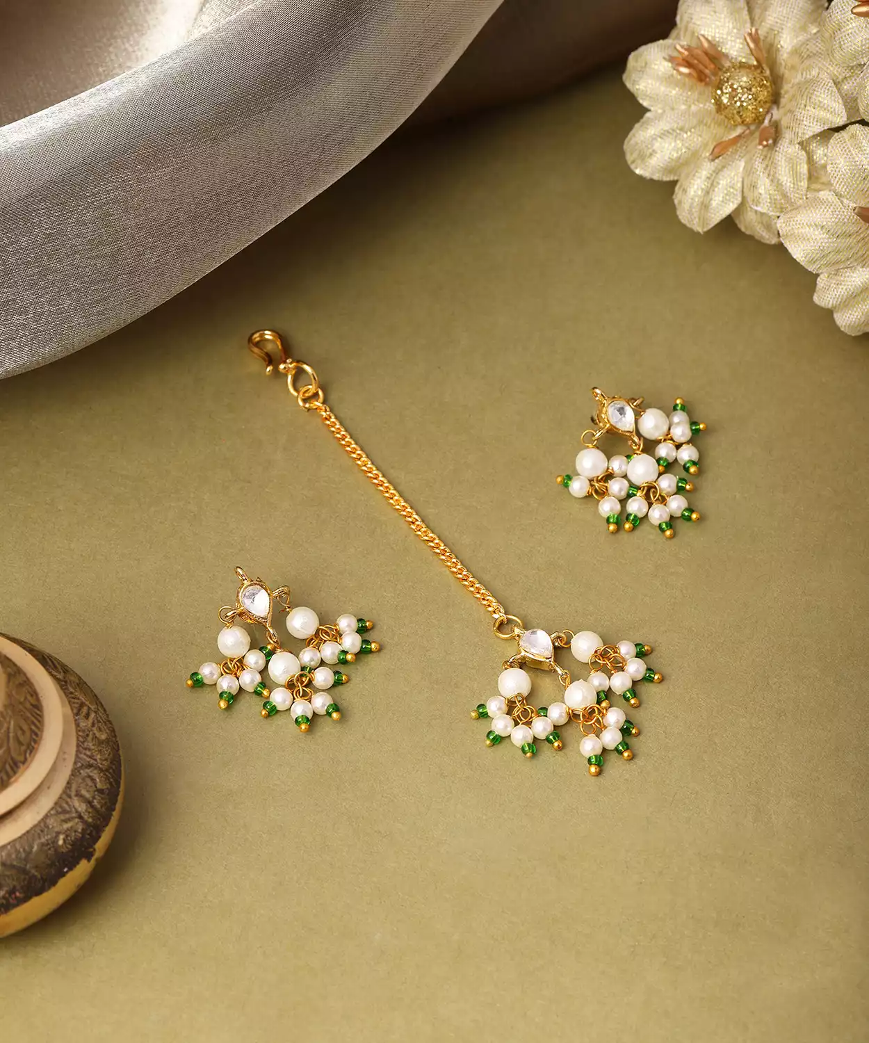 Tear Drop Shaped Kundan Studs Earrings & Maang Tikka Jewelry Set