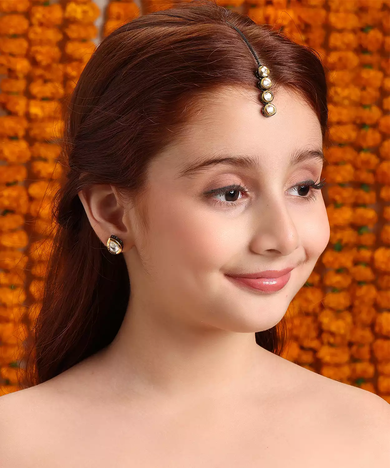 Round Kundan Stud Earrings & Maang Tikka Jewelry Set