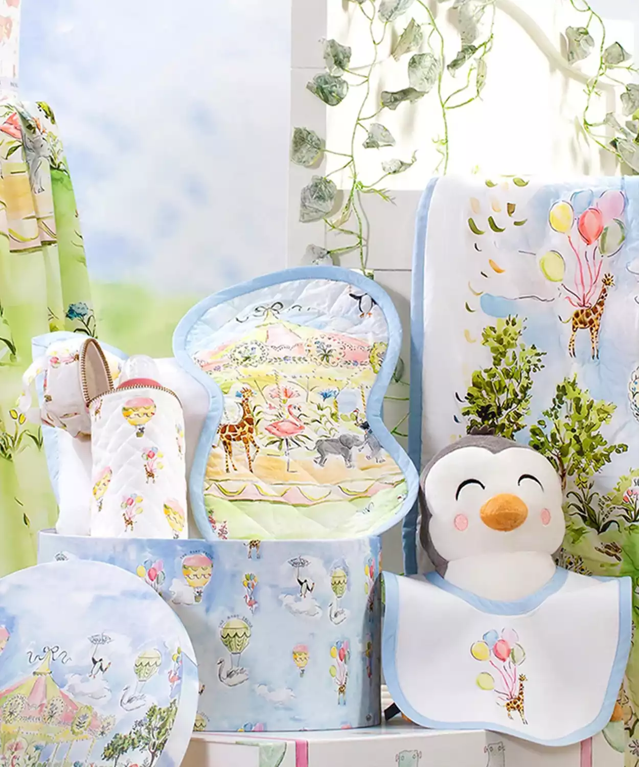 Infant Carnival Print Egyptian Cotton Baby Feed Set- Small (Pack of 3)