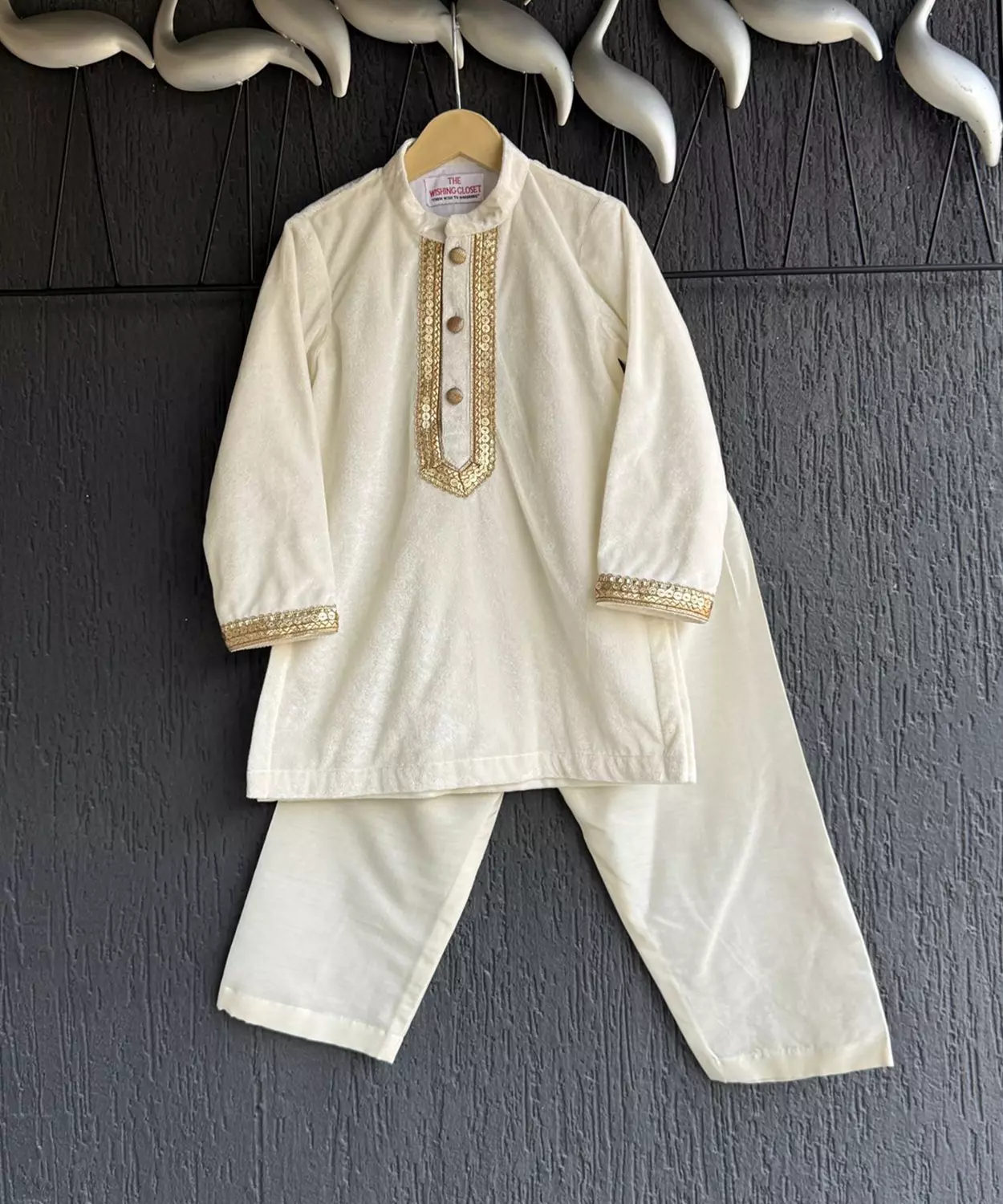 Off White Velvet Kurta Set For Boys